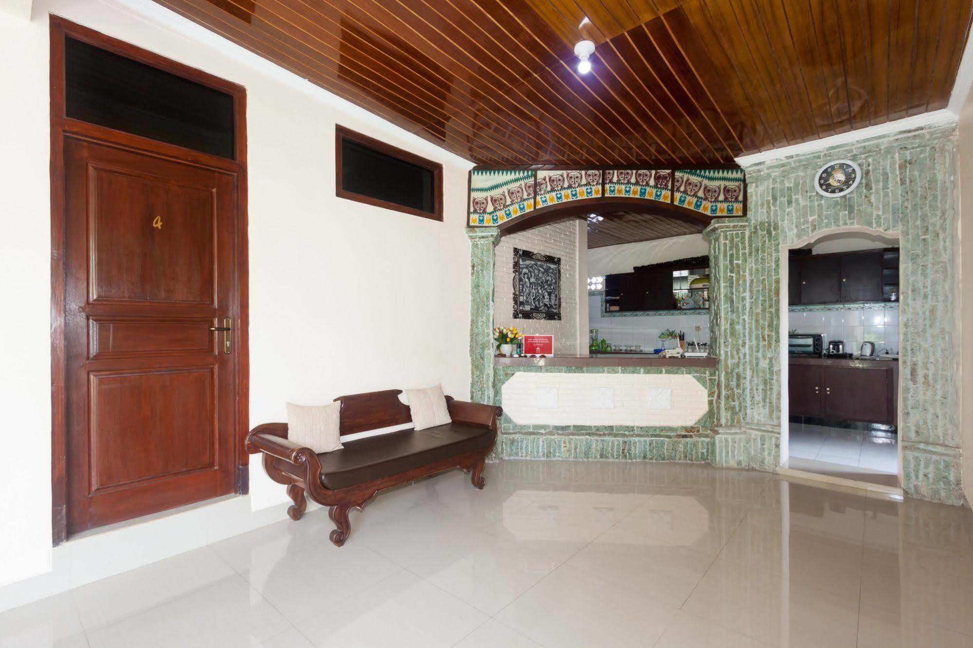 Zen Rooms Sanur Blanjong Sekawaru Extérieur photo