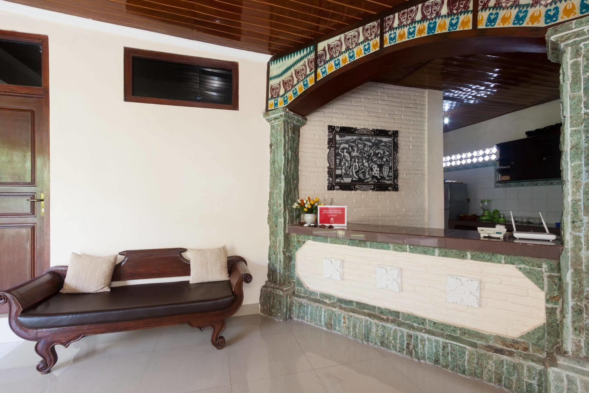 Zen Rooms Sanur Blanjong Sekawaru Extérieur photo